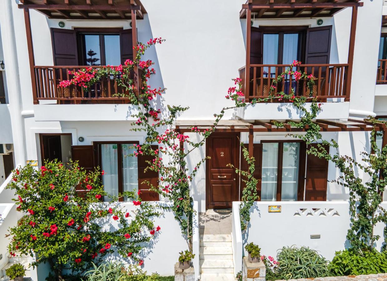 Maestralia Apartment Скирос Екстериор снимка