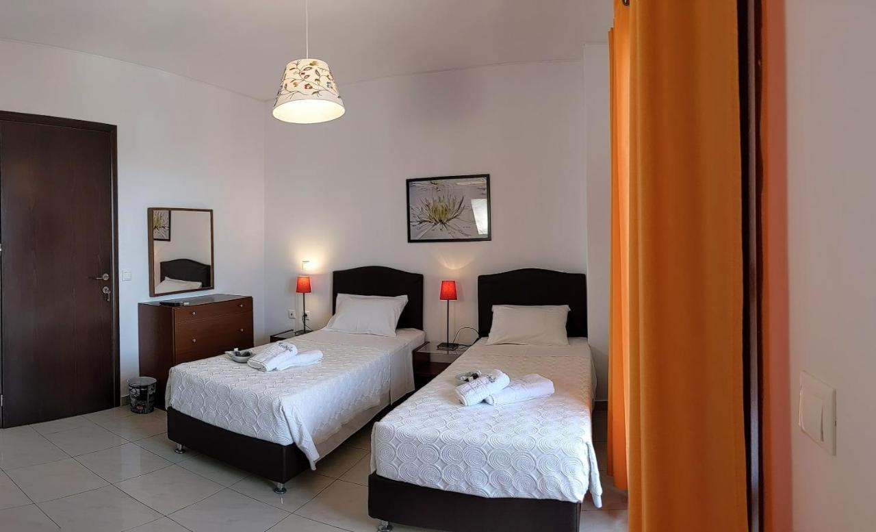 Maestralia Apartment Скирос Екстериор снимка