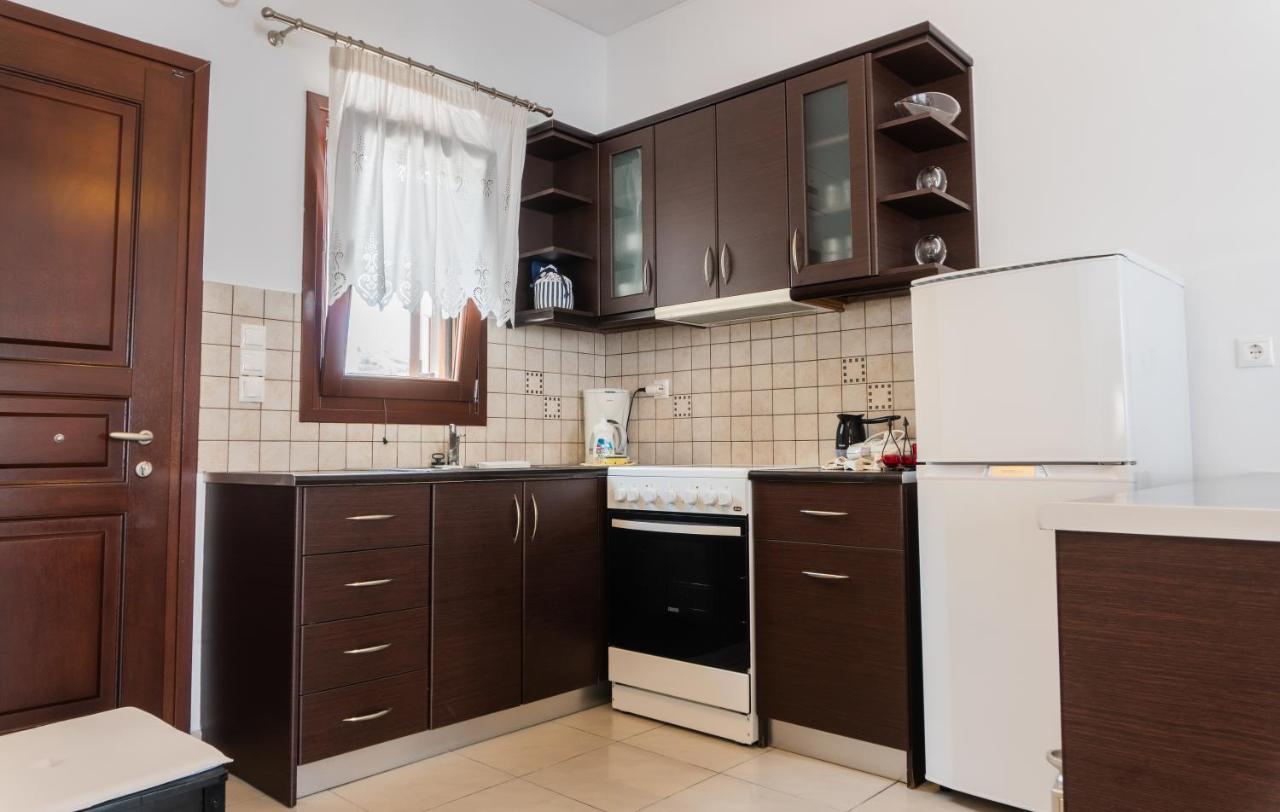 Maestralia Apartment Скирос Екстериор снимка