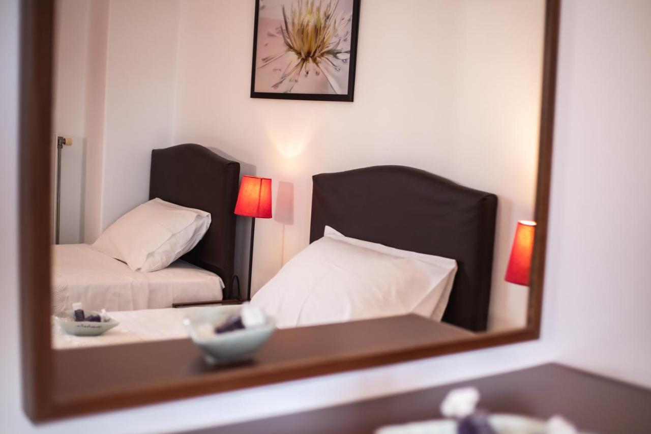 Maestralia Apartment Скирос Екстериор снимка