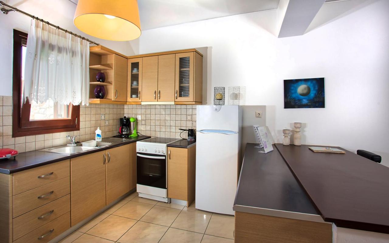 Maestralia Apartment Скирос Екстериор снимка