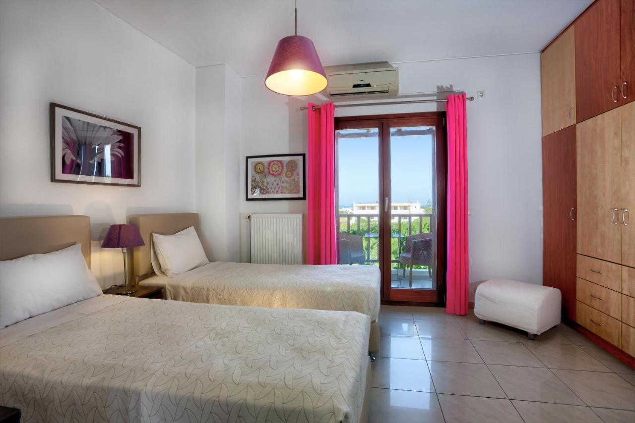 Maestralia Apartment Скирос Екстериор снимка