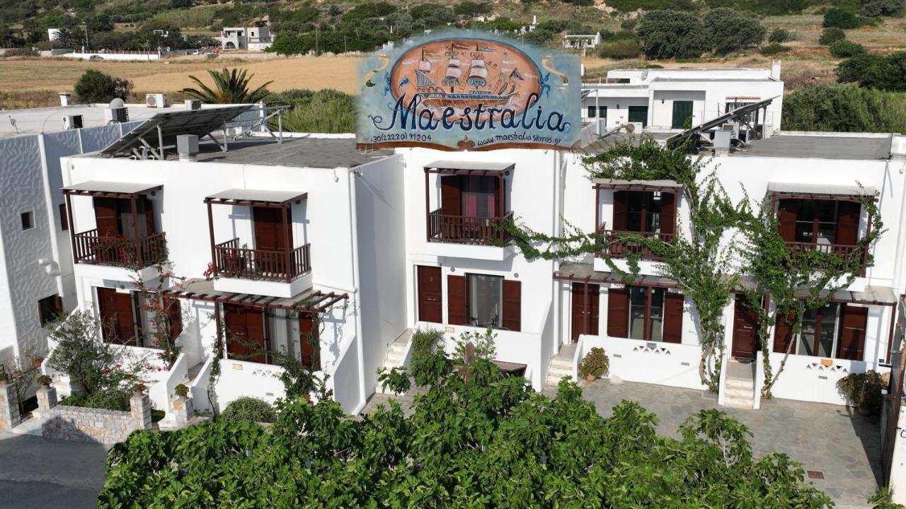 Maestralia Apartment Скирос Екстериор снимка